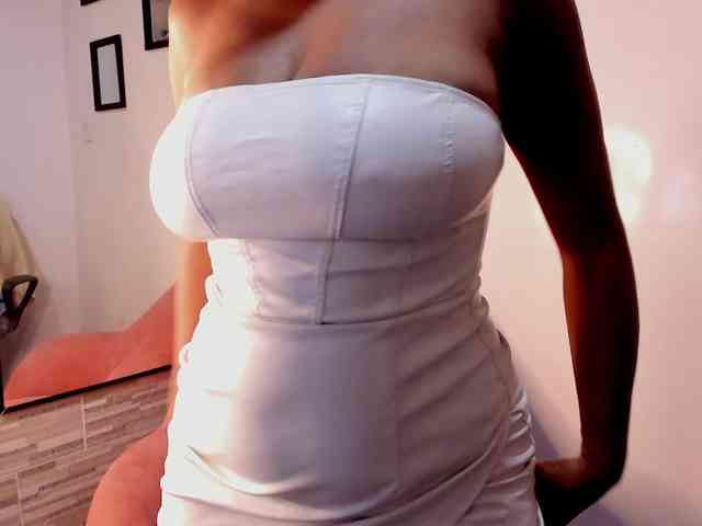 NinaCollinss webcam