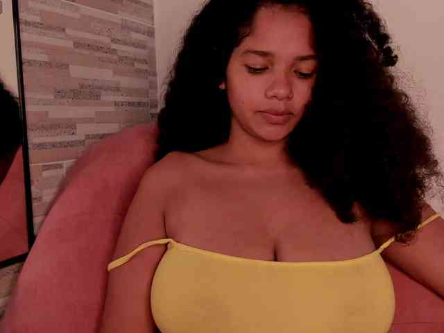NinaCollinss webcam