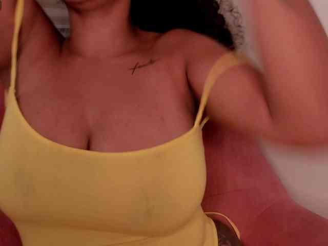 NinaCollinss webcam