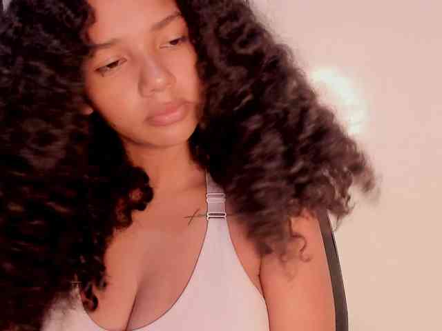 NinaCollinss webcam