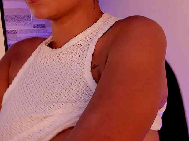 NinaCollinss webcam