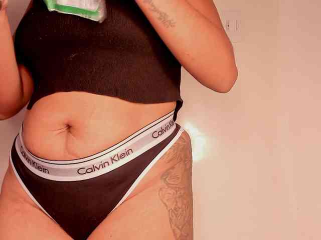 NinaCollinss webcam