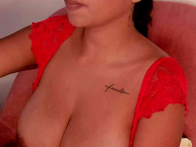 NinaCollinss webcam