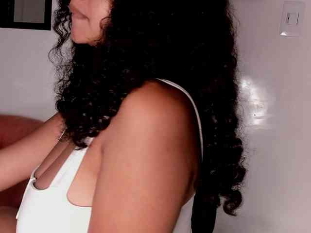 NinaCollinss webcam