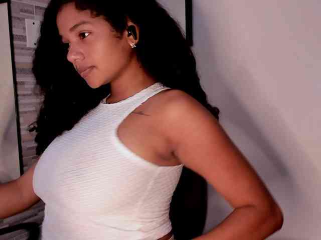NinaCollinss webcam