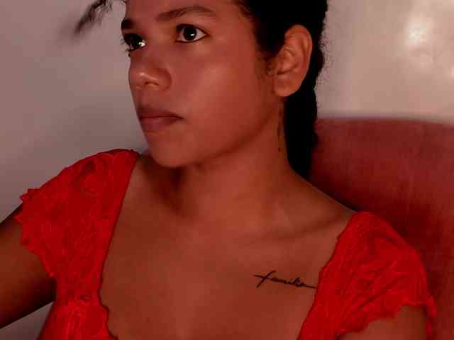 NinaCollinss webcam