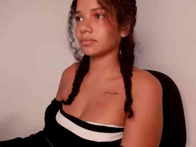 NinaCollinss webcam
