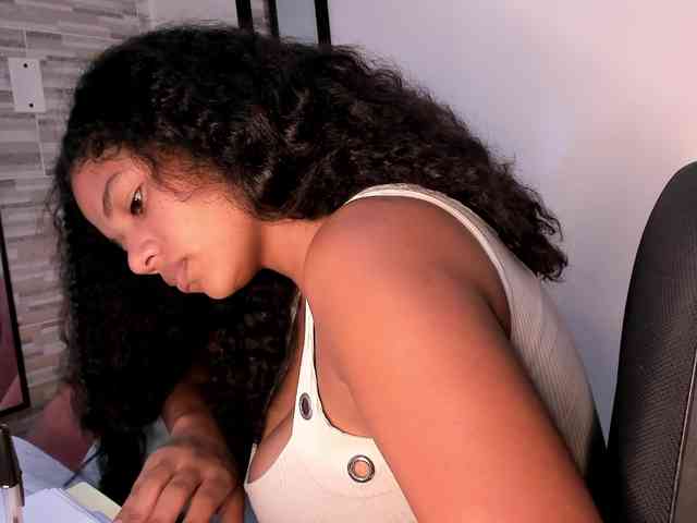 NinaCollinss webcam