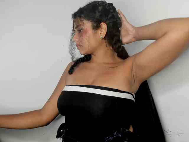 NinaCollinss webcam