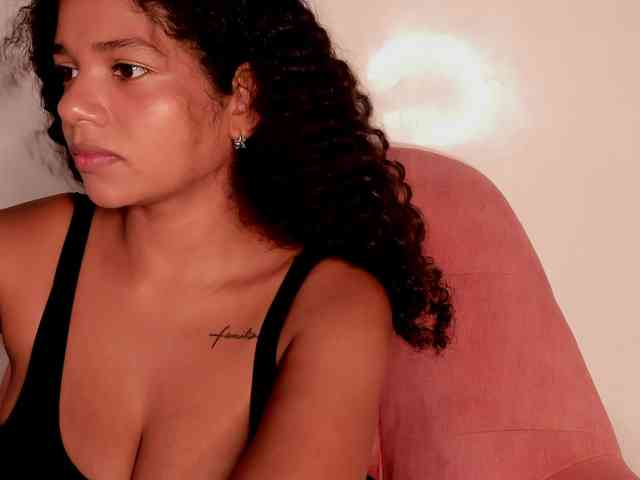 NinaCollinss webcam