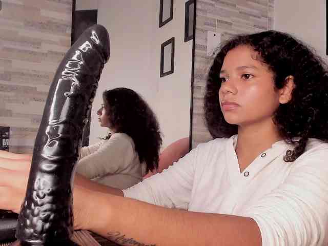 NinaCollinss webcam