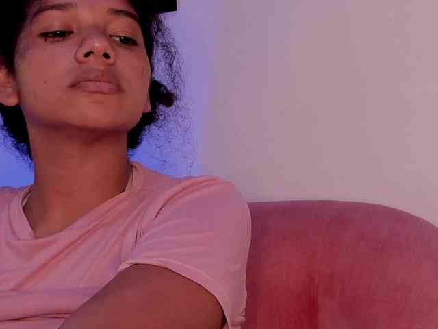 NinaCollinss webcam