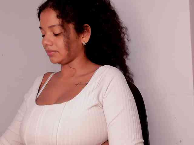 NinaCollinss webcam