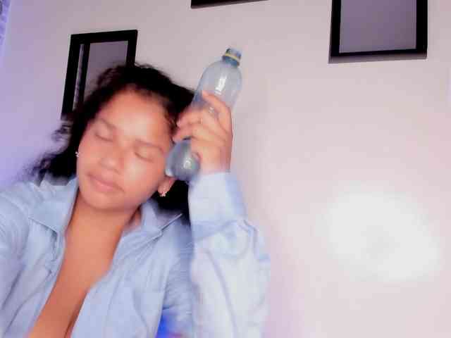 NinaCollinss webcam