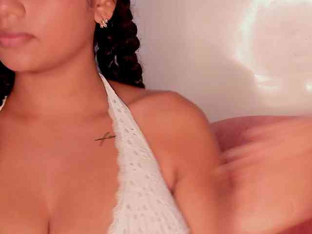 NinaCollinss webcam