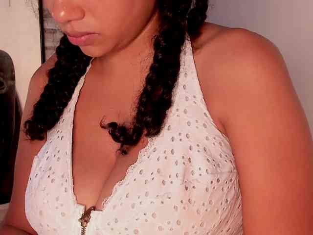 NinaCollinss webcam