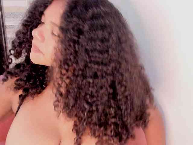 NinaCollinss webcam
