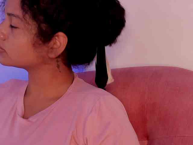 NinaCollinss webcam