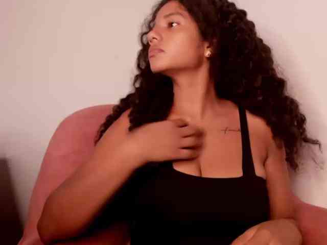 NinaCollinss webcam