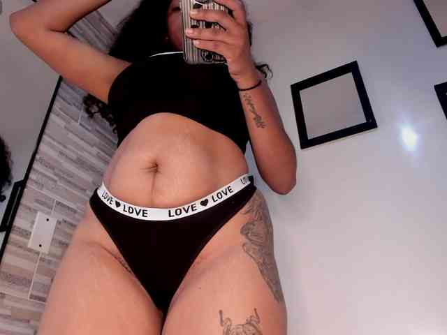 NinaCollinss webcam
