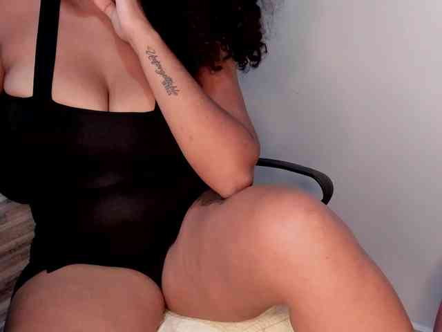 NinaCollinss webcam