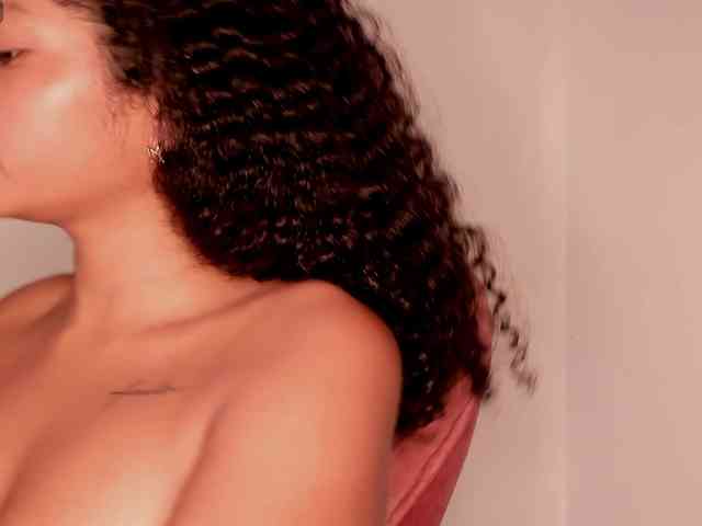NinaCollinss webcam