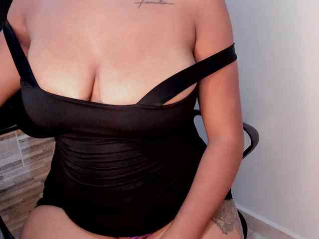 NinaCollinss webcam