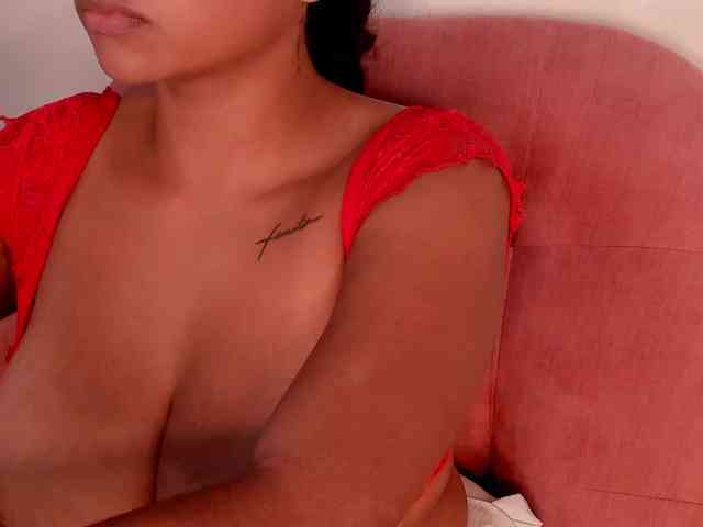NinaCollinss webcam