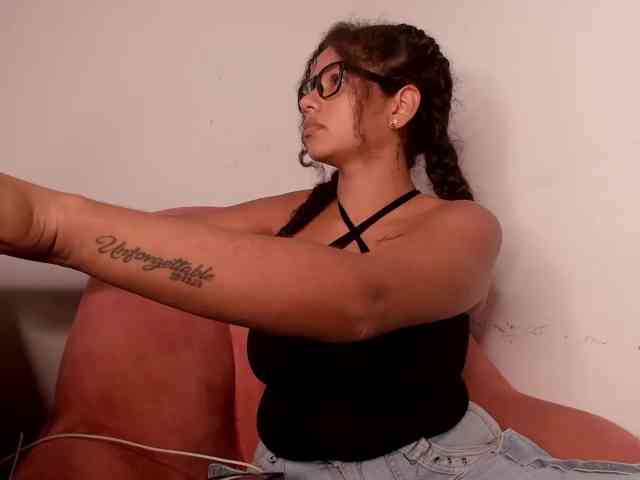 NinaCollinss webcam