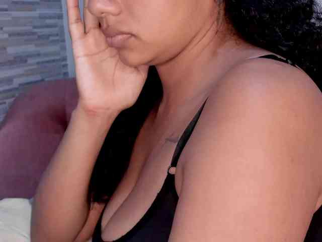 NinaCollinss webcam