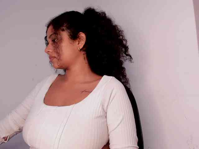 NinaCollinss webcam