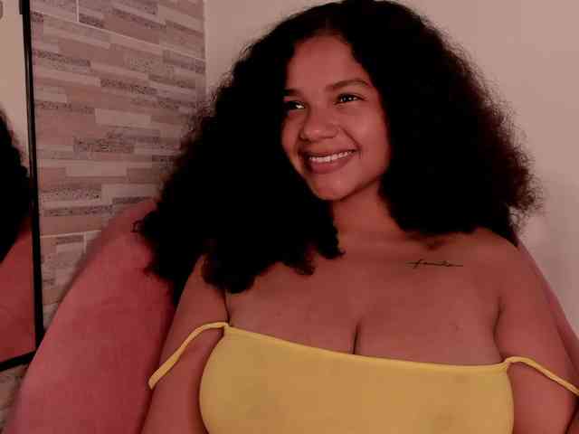 NinaCollinss webcam