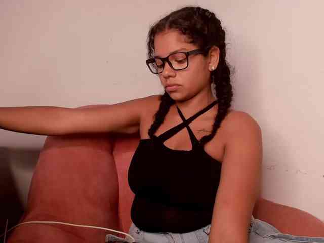 NinaCollinss webcam