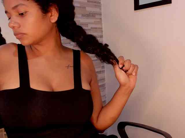 NinaCollinss webcam
