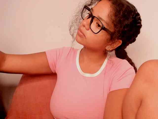 NinaCollinss webcam