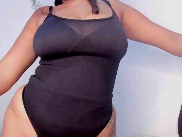 NinaCollinss webcam