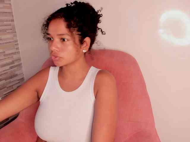 NinaCollinss webcam