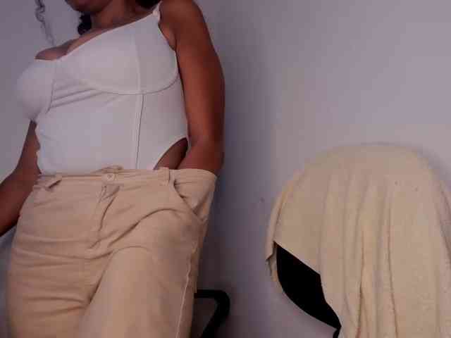 NinaCollinss webcam