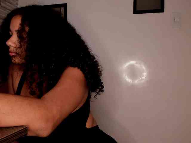 NinaCollinss webcam