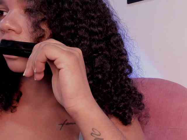 NinaCollinss webcam
