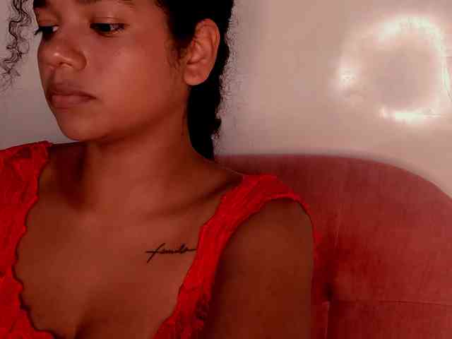 NinaCollinss webcam