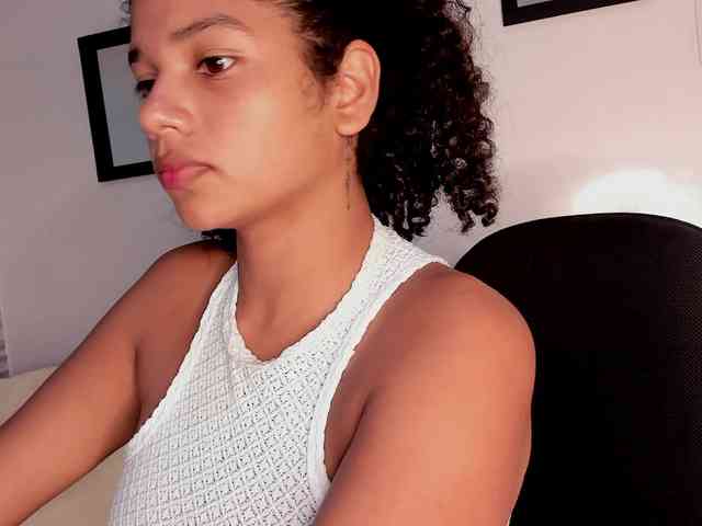 NinaCollinss webcam