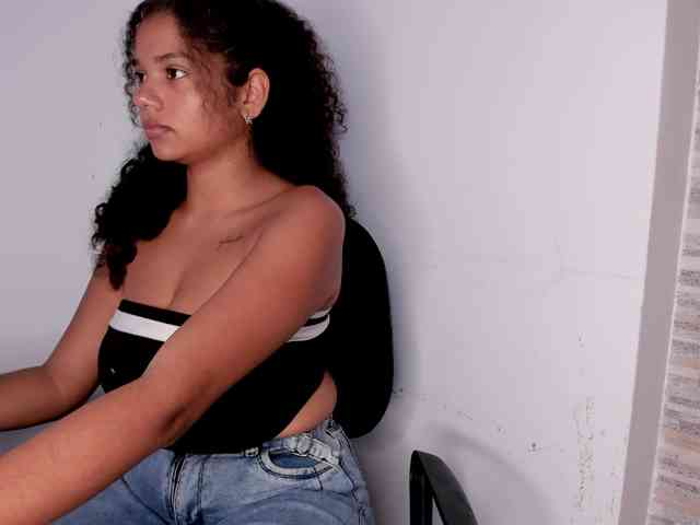 NinaCollinss webcam