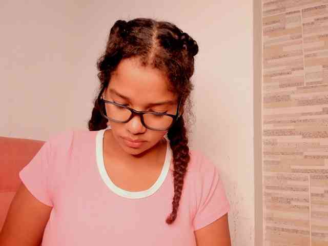 NinaCollinss webcam