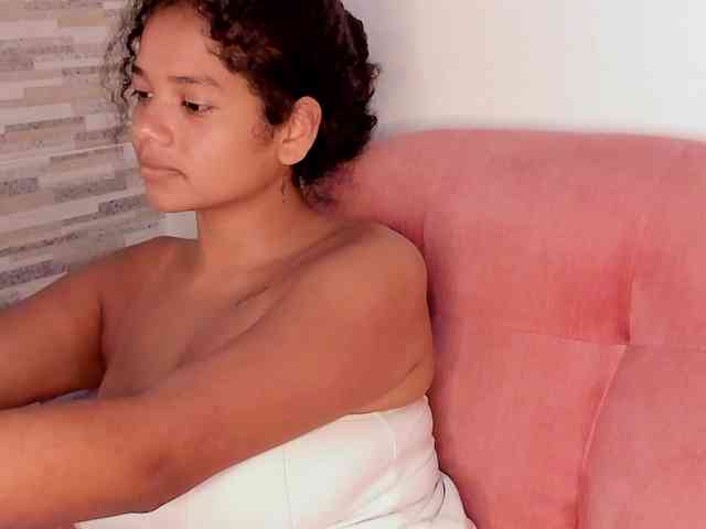 NinaCollinss webcam