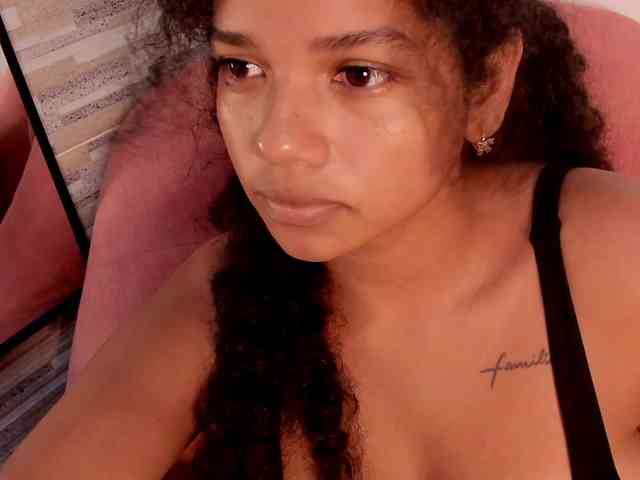 NinaCollinss webcam