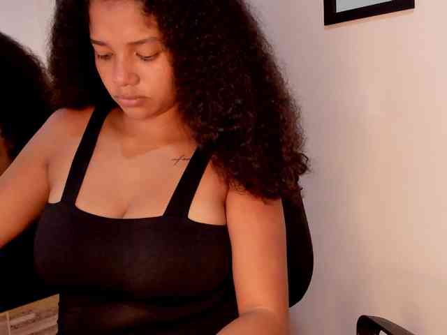 NinaCollinss webcam