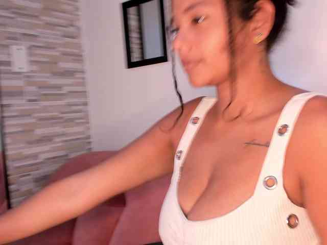 NinaCollinss webcam