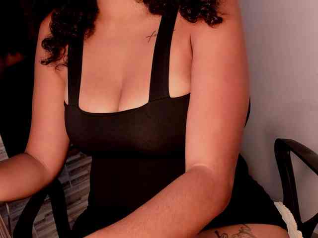 NinaCollinss webcam