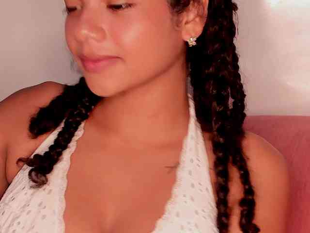 NinaCollinss webcam